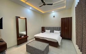 Punyah Hotel And Resort , Indore